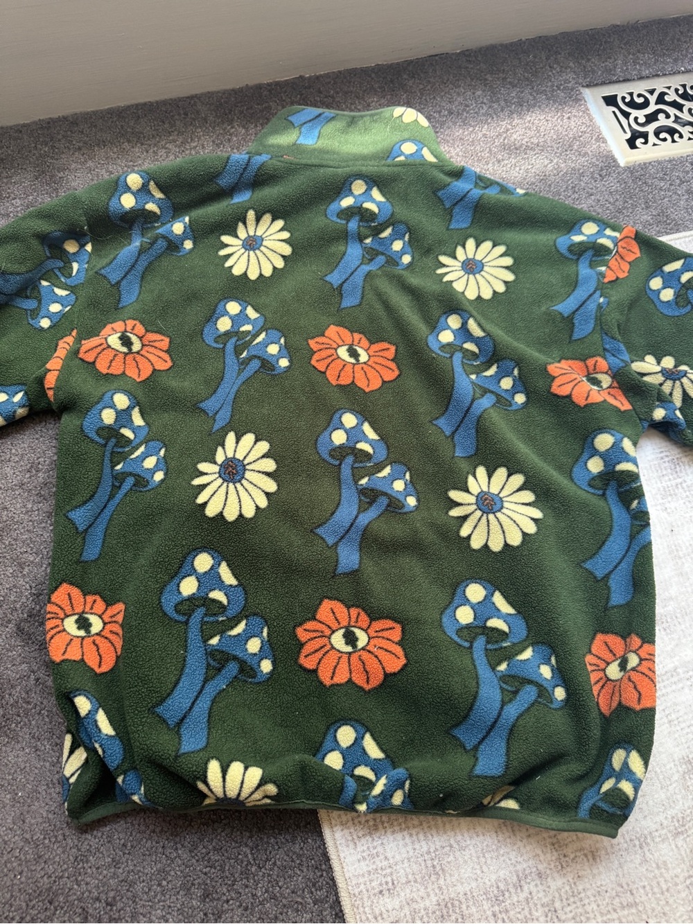 Parks Project unisex L Green Floral Mushroom Fleece - Picture 3 of 3